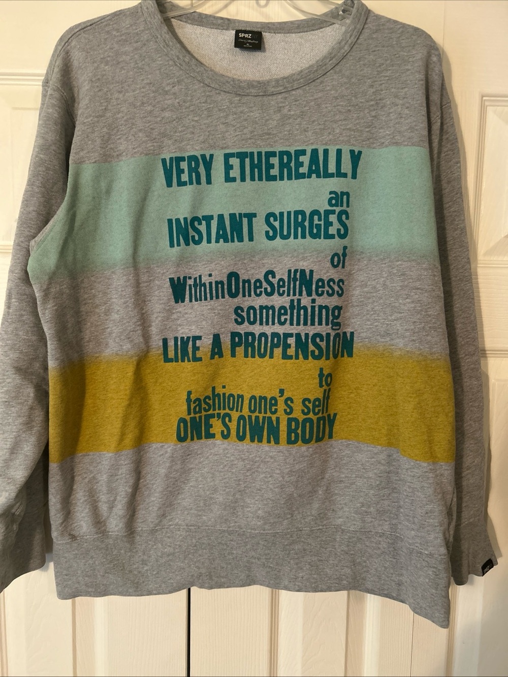 Sprz NY Daniel J Martinez for Uniqlo MOMA Grey Sweatshirt size XL